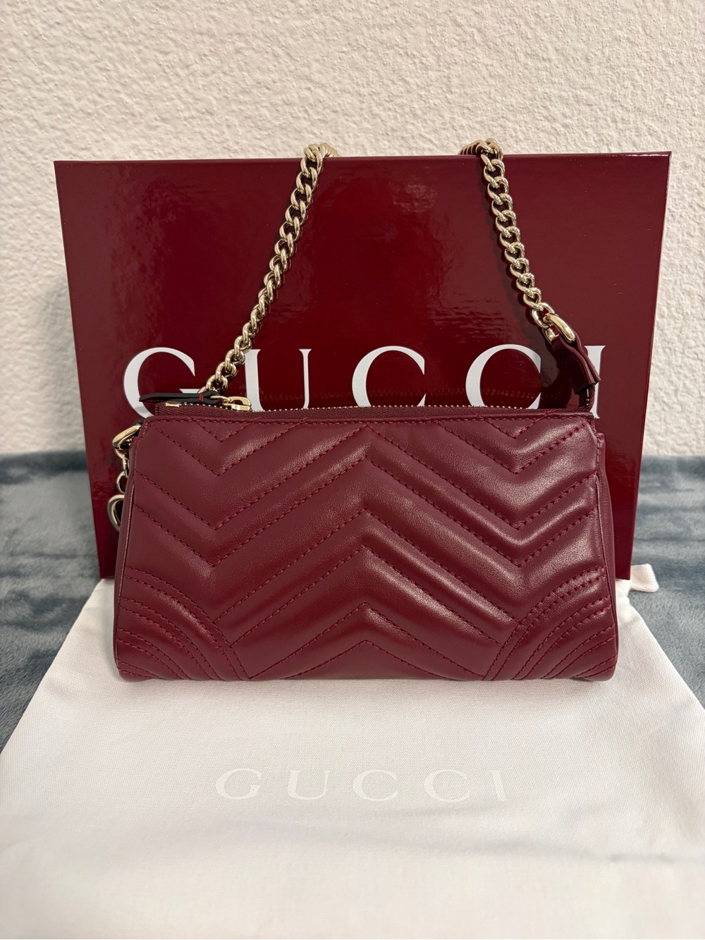Brand New Gucci GG Marmont Small Shoulder Bag Rosso Red Lion Trap